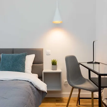 Jerozolimskie View By Bookinghost *