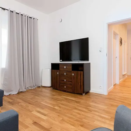 Jerozolimskie View By Bookinghost *