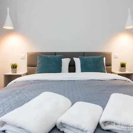 Jerozolimskie View By Bookinghost *